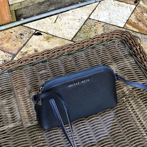 NWT Michael Kors crossbody leather - Picture 3 of 7